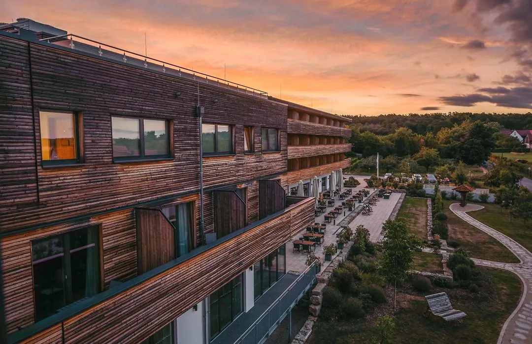 Sonnenhotel Weingut Römmert-1